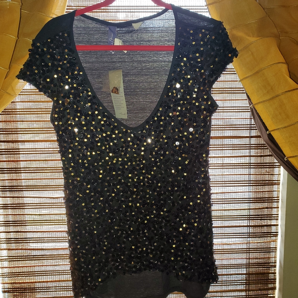 Sequence shirt